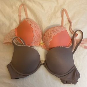 2 Victoria’s Secret push-up bras in 32D